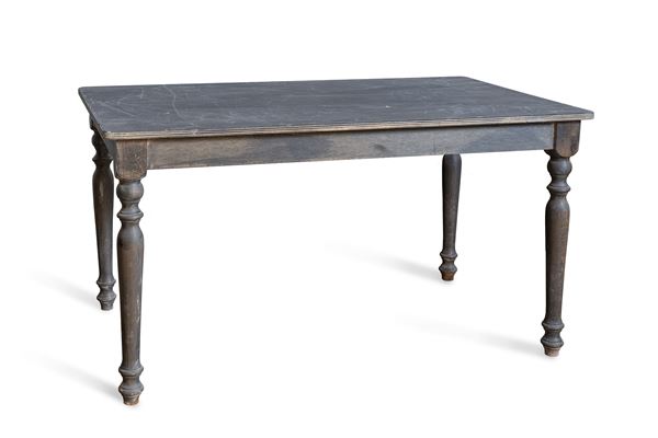 Teatro San Carlo: Wooden table