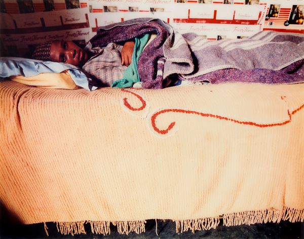 Zwelethu Mthethwa : Untitled  (1998)  - Stampa fotografica su alluminio - Asta Arte Moderna e Contemporanea - Blindarte Casa d'Aste