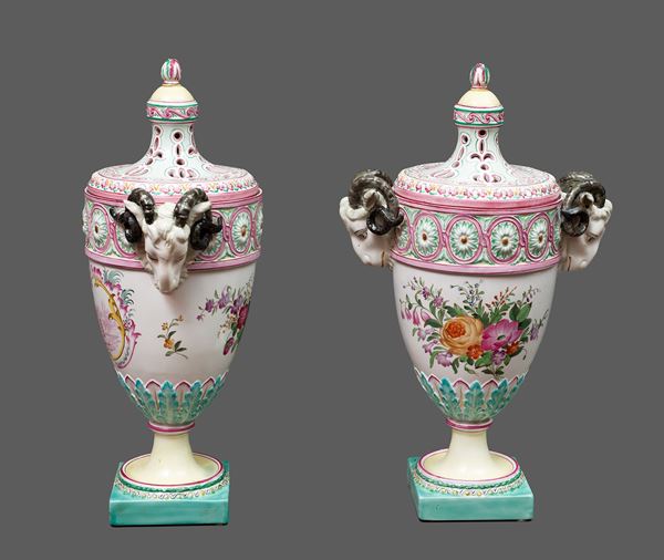 Coppia di vasi potpourri,  XIX secolo