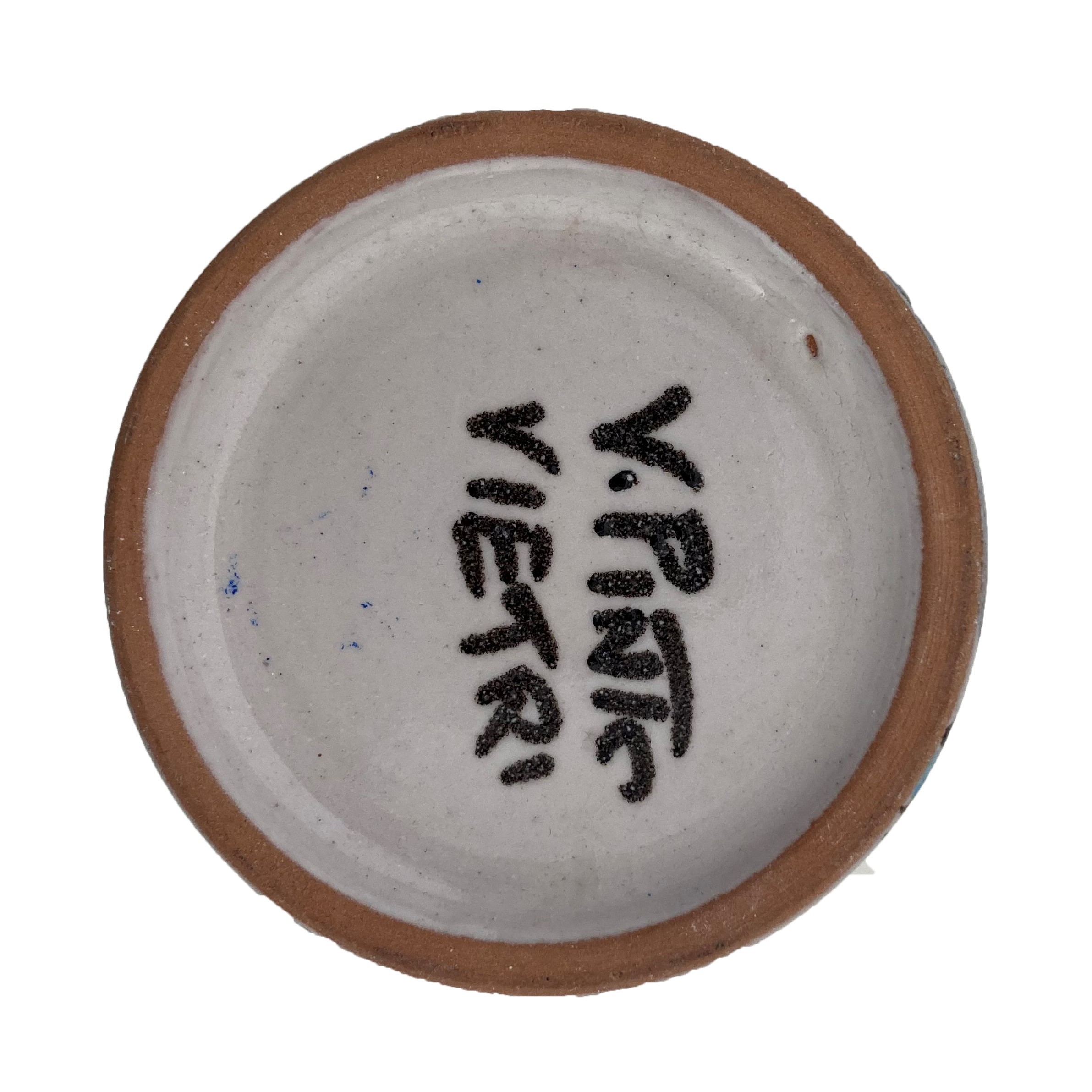 Vaso in terracotta con decoro floreale policromo