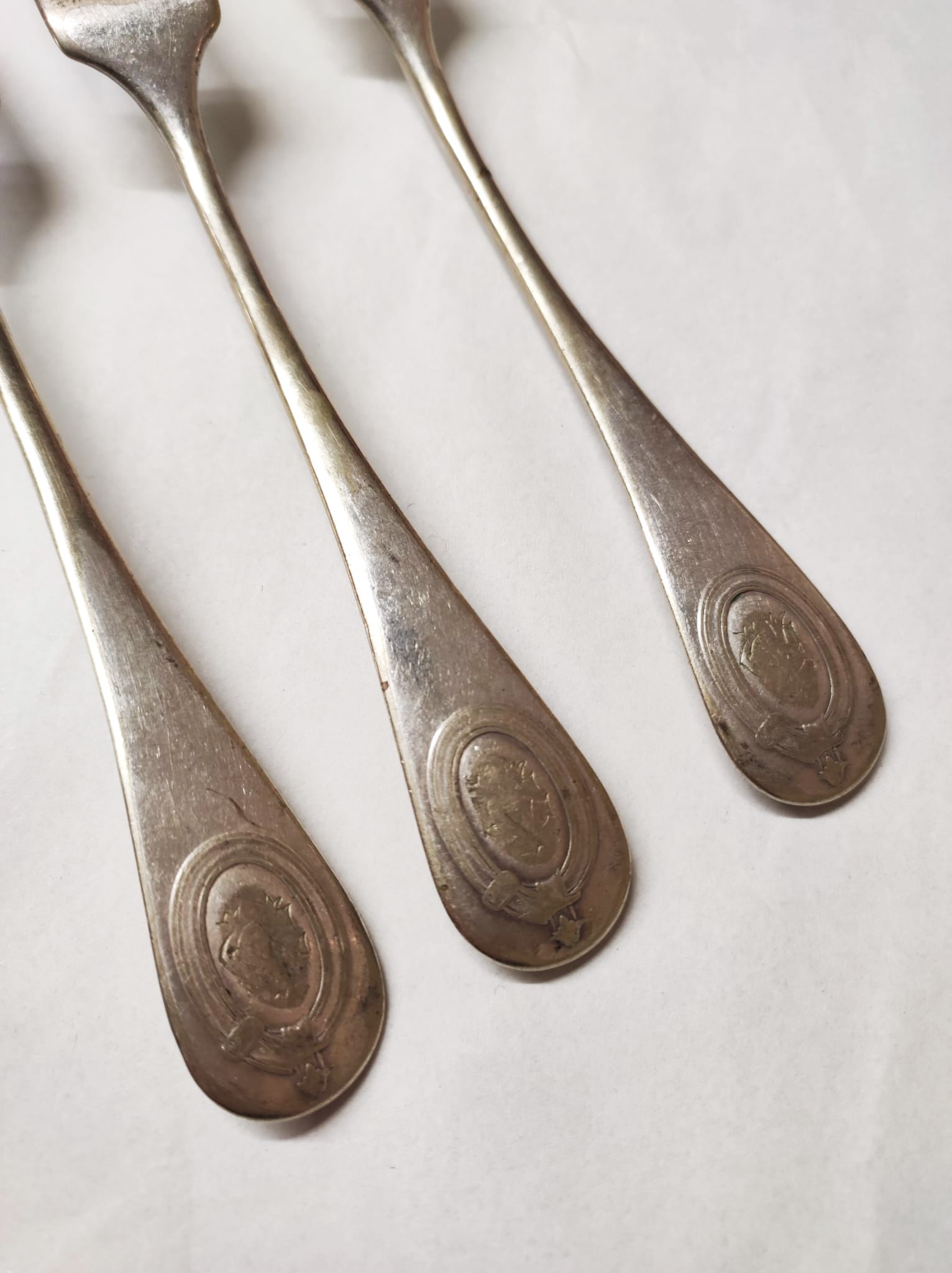 Parte di servizio placcato argento composto da 14 forchette