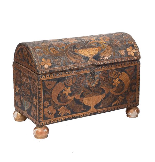 Maestranze toscane della seconda met&#224; del XVII secolo : Scrigno in cartapesta ed instarsi in legno  - Auction ANTIQUES, OLD AND 19TH CENTURY PAINTINGS - Blindarte Casa d'Aste