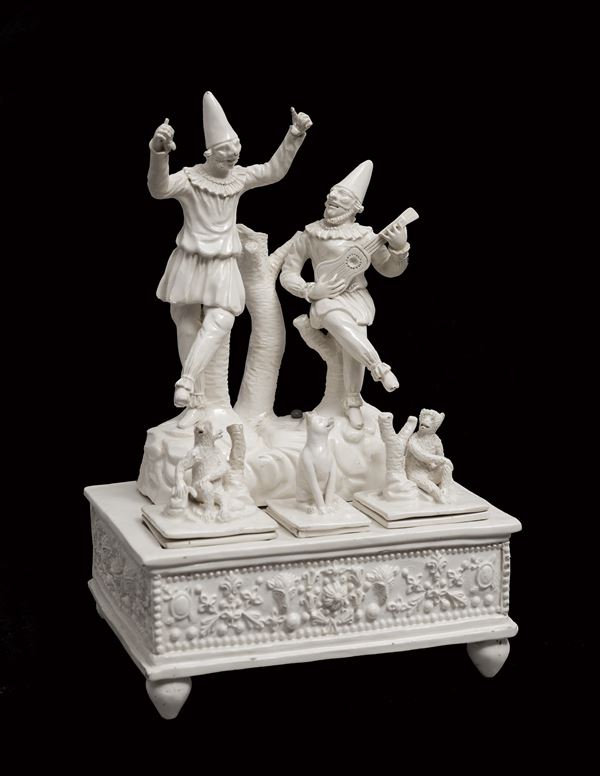 Napoli, Giustiniani 1830 ca : Importante calamaio raffigurante Concertino di due pulcinella e scimmie  - in terraglia bianca - Asta Oggetti d'arte, importanti dipinti antichi e dipinti del XIX-XX secolo - Blindarte Casa d'Aste