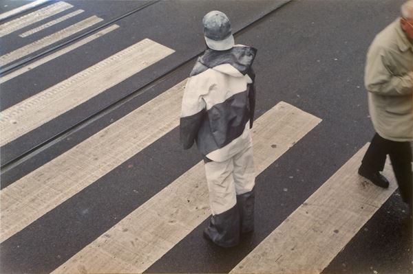 D&#233;sir&#233;e Palmen : Camouflage Suit for Zebra Crossing (from the series "Streetwise" action for street surveillance cameras)  (2002)  - Stampa fotografica su alluminio con strato protettivo UV - Asta Fotografia - Blindarte Casa d'Aste