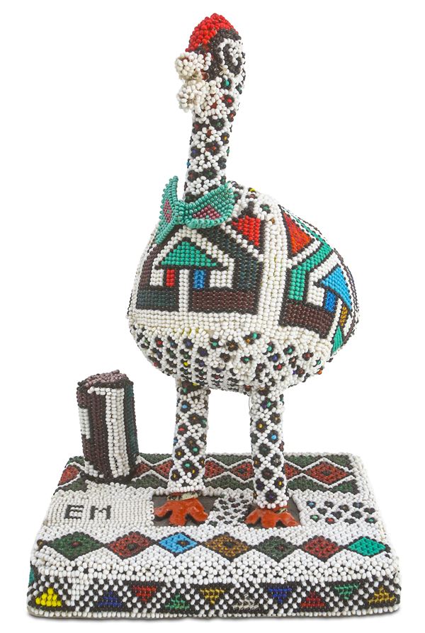 Esther Mahlangu : Senza titolo  (2009)  - Scultura realizzata in perline e assemblaggio di materiali vari - Asta Arte Moderna e Contemporanea - Blindarte Casa d'Aste