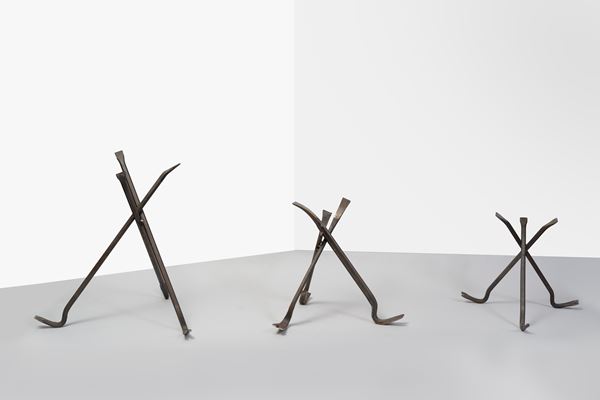 Marcelo Cidade : Libertè - Egualitè - Fraternitè  (2010)  - n.3 sculture in ferro composte ciascuna da n.3 piedi di porco - Asta Arte + Contemporanea - Blindarte Casa d'Aste