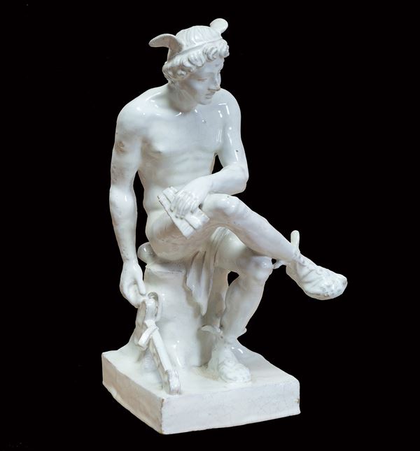Italia meridionale, XIX secolo : Hermes seduto  - maiolica bianca - Asta Oggetti d'arte, importanti dipinti antichi e dipinti del XIX-XX secolo - Blindarte Casa d'Aste