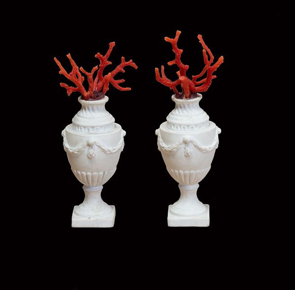 Napoli, Real Fabbrica ferdinandea - Pair of jars in biscuit