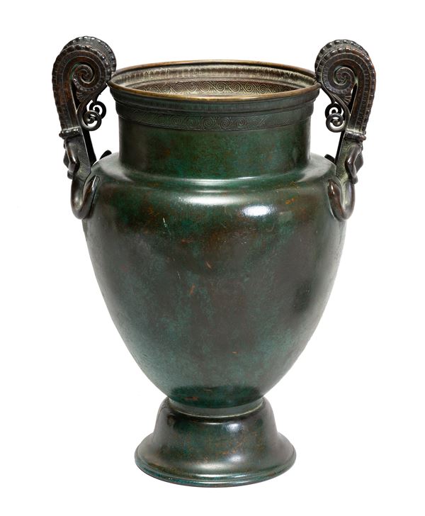 Manifattura napoletana, inizi del XIX secolo - Cratere a volute in bronzo da Ruvo