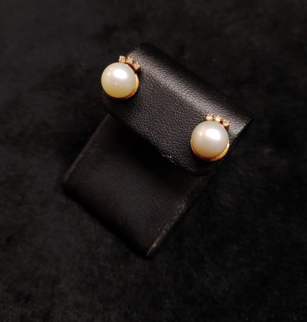 Orecchini con perle  - in oro 18 carati - Asta Gioielli, Arredi e Oggetti d'arte - Blindarte Casa d'Aste