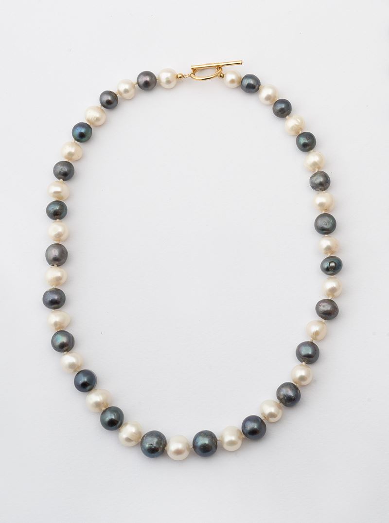 Collana di perle e gocce nere