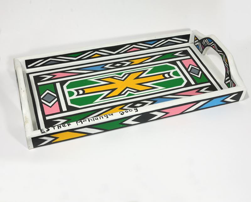 Esther Mahlangu - Vassoio dipinto in legno