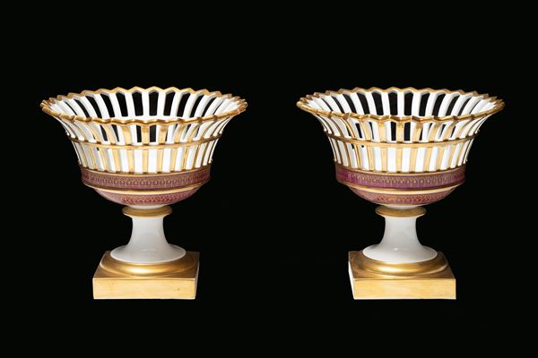 Francia, XIX secolo : Pair of porcelain vases  - perforated basket with burgundy and golden decoration - Auction Objects of art, Gouaches from the Carlo Knight Collection, important old master paintings and 19th century paintings - Blindarte Casa d'Aste