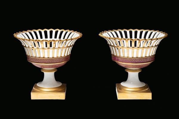 Francia, XIX secolo : Pair of porcelain vases  - perforated basket with burgundy and golden decoration - Auction Objects of art, Gouaches from the Carlo Knight Collection, important old master paintings and 19th century paintings - Blindarte Casa d'Aste