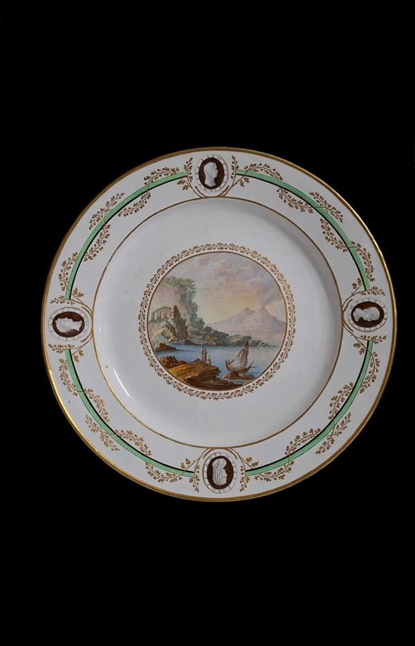 Real Fabbrica Ferdinandea,  dal servizio Farnese, 1784-88 circa - Piatto con Veduta del Vesuvio presa dalla parte di Maropiano presso Pozzuoli