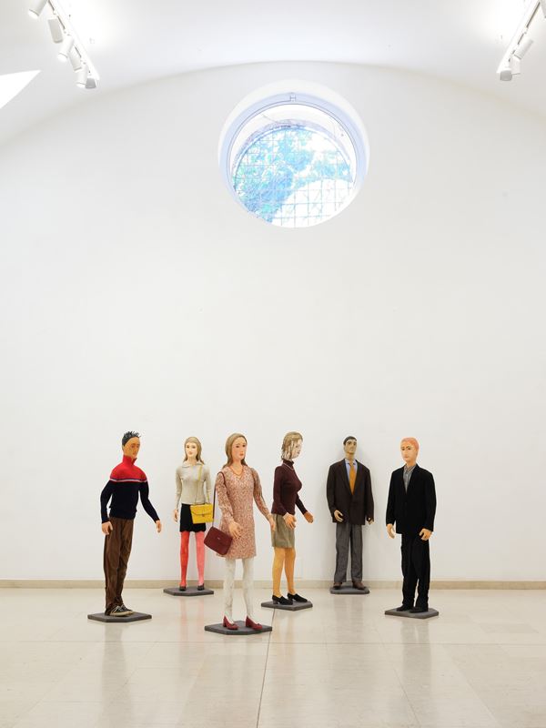 Lorenzo Scotto di Luzio : Cheese  (1997)  - N.6 papier-mâché mannequins, clothes and accessories - Auction Modern and Contemporary Art - Blindarte Casa d'Aste