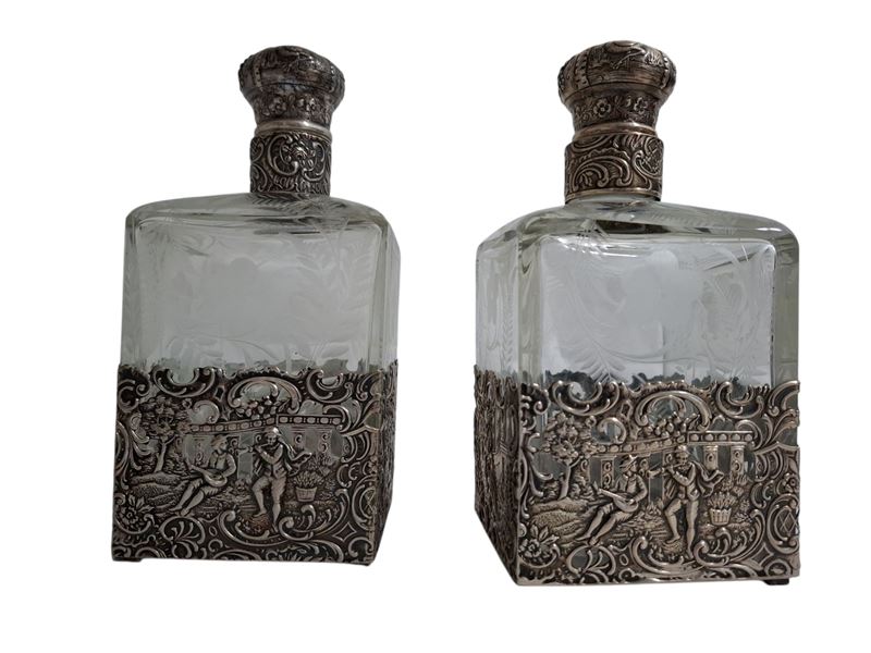 Manifattura Olandese XIX Secolo - Coppia di Bottiglie da Liquore in Vetro