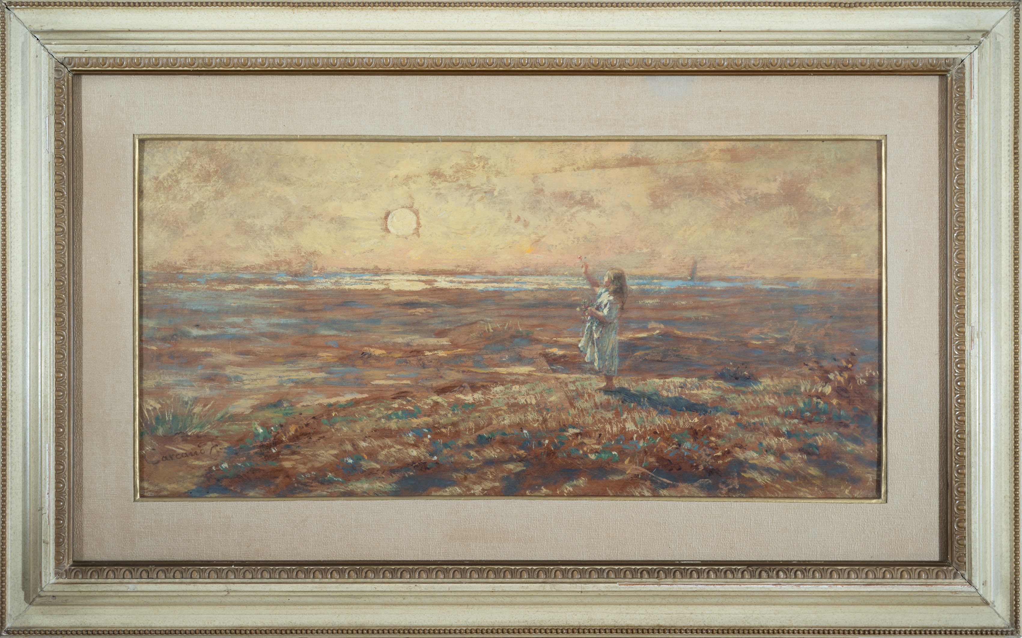 Fanciulla che gioca su una spiaggia