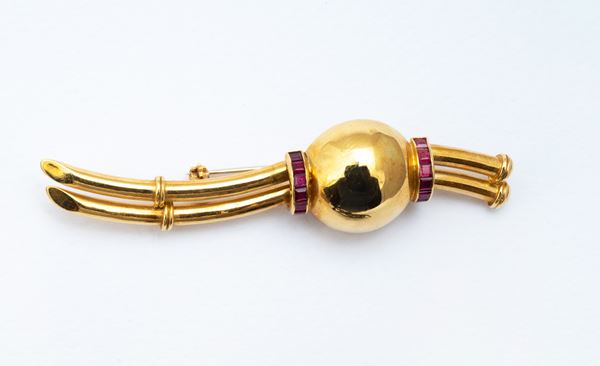 Spilla anni '60/'70  - in oro giallo 18 carati - Asta GIOIELLI, OROLOGI, ARTI DECORATIVE, DESIGN E ARTE ORIENTALE - Blindarte Casa d'Aste