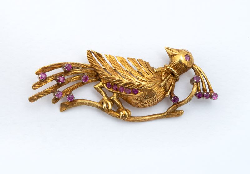 Spilla raffigurante uccello su ramo