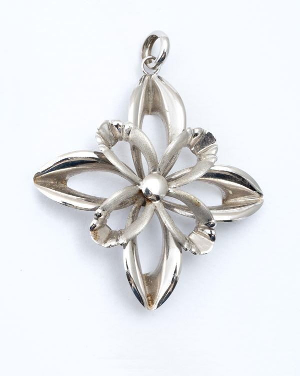 Pendente  - in oro bianco 14 carati - Asta GIOIELLI, OROLOGI, ARTI DECORATIVE, DESIGN E ARTE ORIENTALE - Blindarte Casa d'Aste