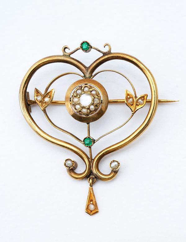 Antica spilla  - in oro giallo 18 carati - Asta GIOIELLI, OROLOGI, ARTI DECORATIVE, DESIGN E ARTE ORIENTALE - Blindarte Casa d'Aste