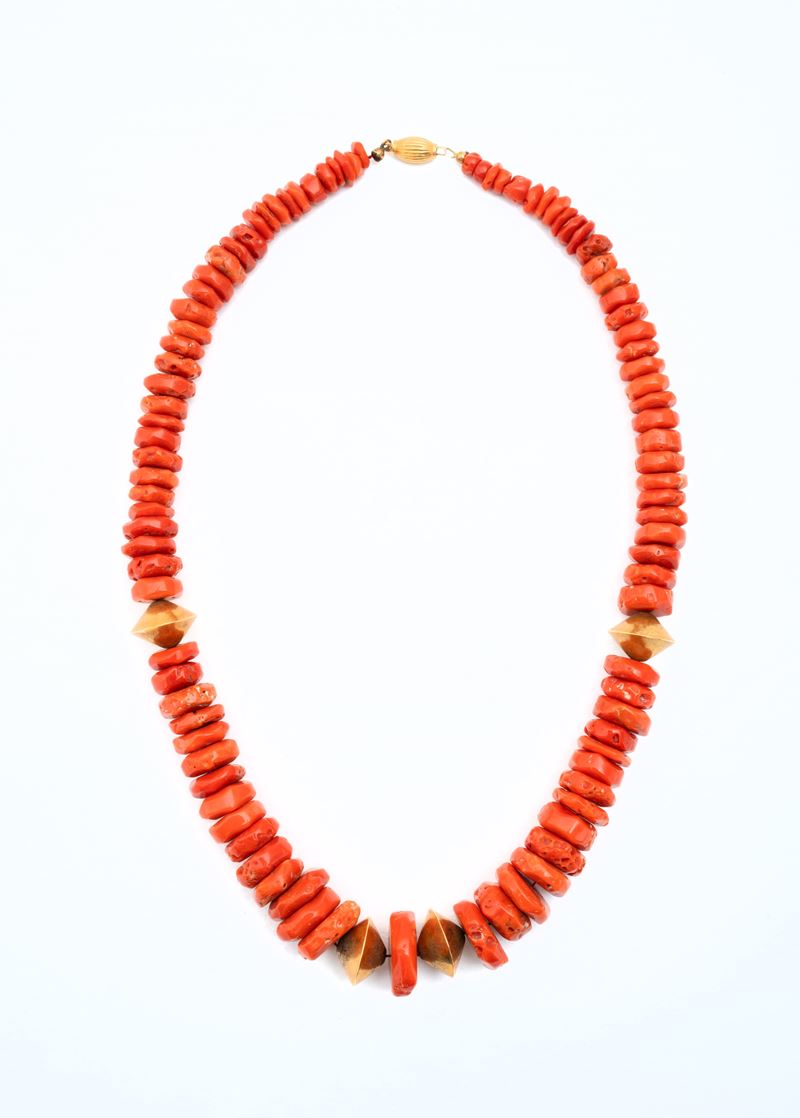 Collana di corallo cerasuolo