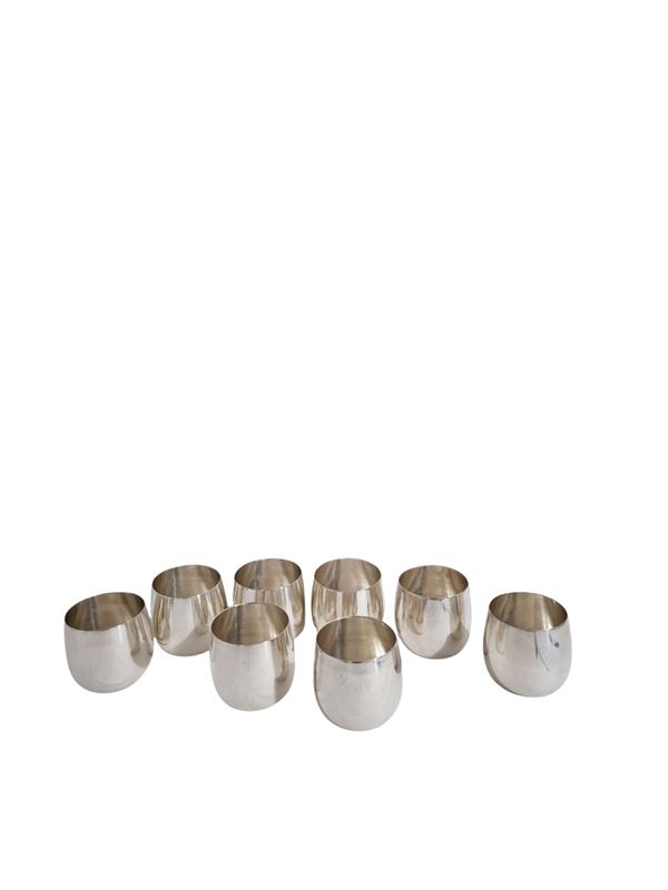 Manifattura italiana, XX secolo : Set di 8 bicchieri medi  - in argento 925 - Asta GIOIELLI, OROLOGI, ARTI DECORATIVE, DESIGN E ARTE ORIENTALE - Blindarte Casa d'Aste