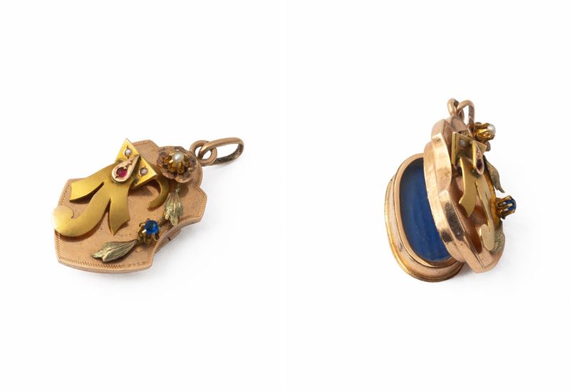 Antico ciondolo reliquiario