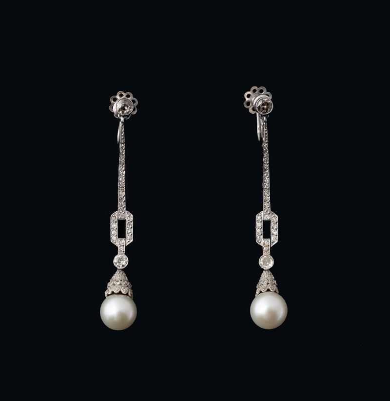 Antichi orecchini pendenti