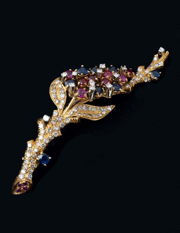 Spilla  - in oro giallo 18 carati, asse di spillo in oro bianco 18 carati - Asta GIOIELLI, OROLOGI, ARTI DECORATIVE, DESIGN E ARTE ORIENTALE - Blindarte Casa d'Aste