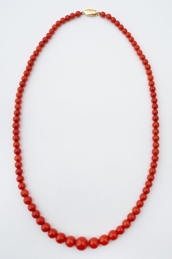 Collana di corallo moro