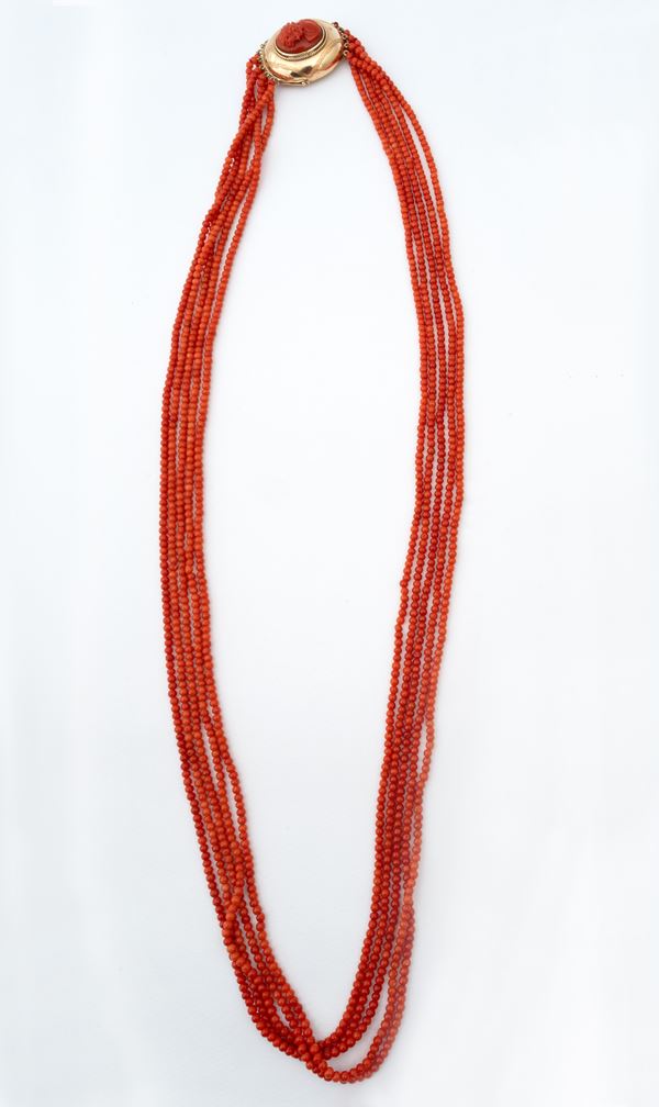 Collana di corallo cerasuolo