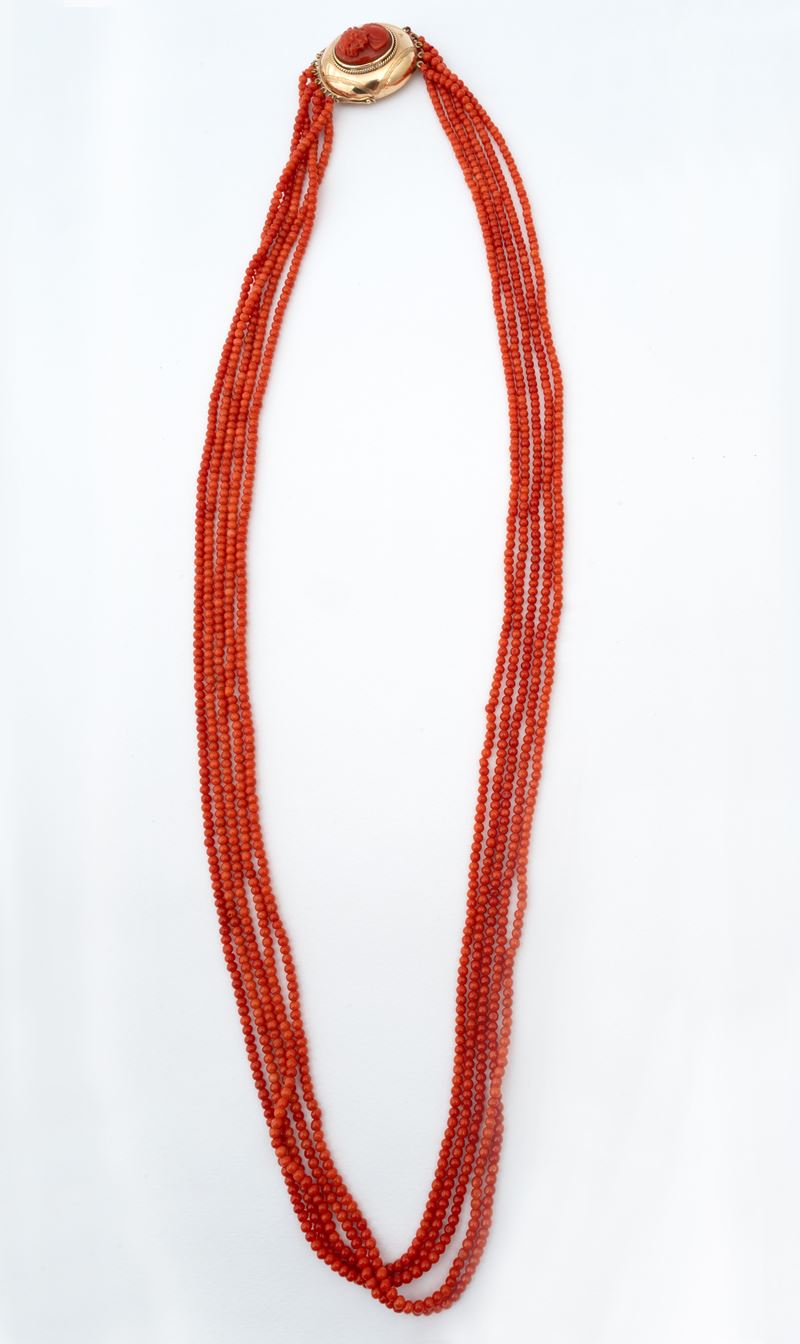Collana di corallo cerasuolo