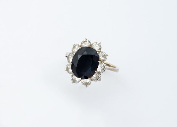 Anello a canestrino