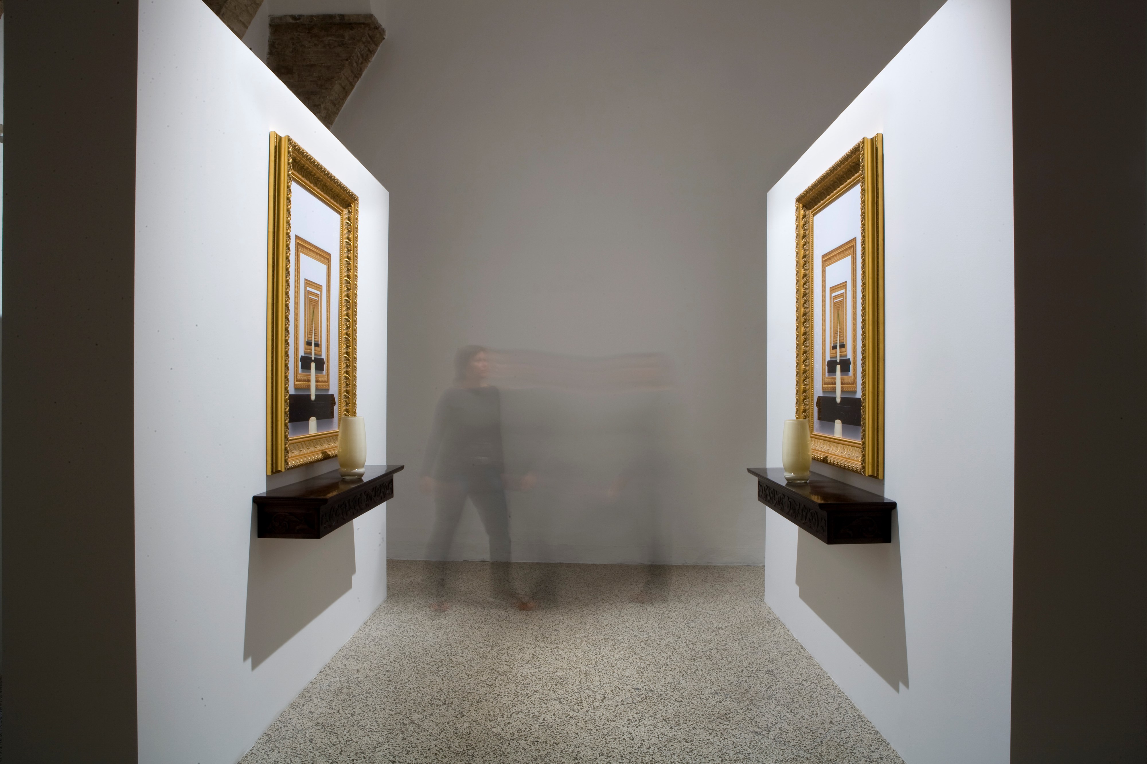 Leandro Erlich - Cadres dorés (installazione, 2007)