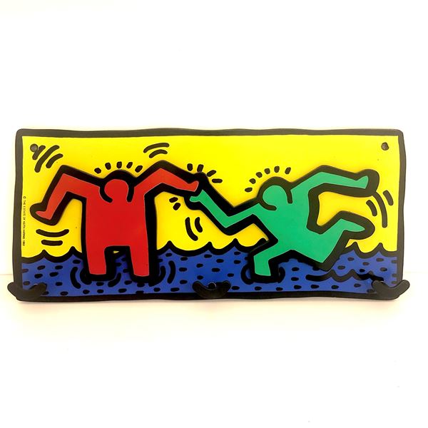 Keith Haring : Appendiabiti a tre ganci  - Legno policromo - Asta Arte Moderna e Contemporanea - Blindarte Casa d'Aste