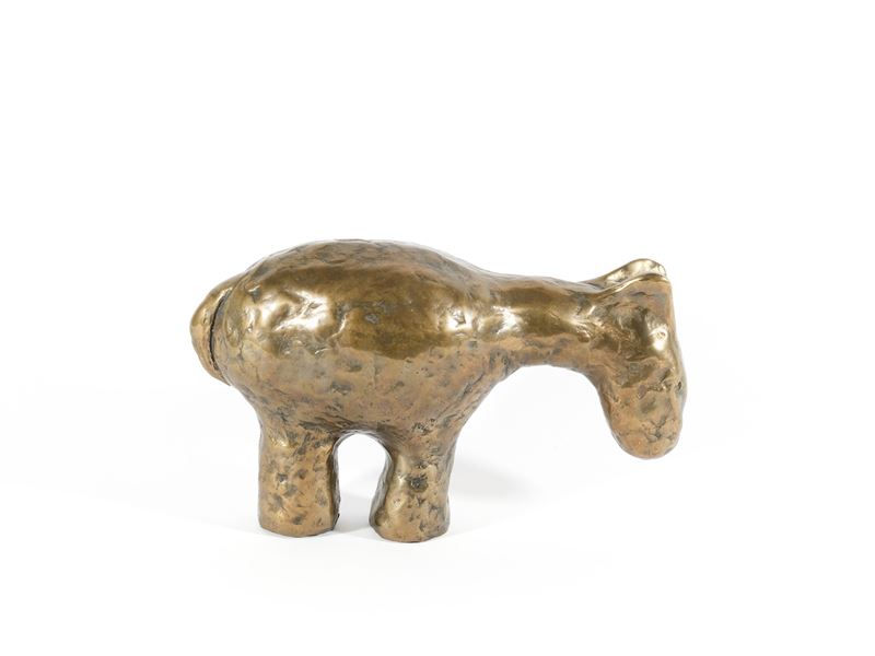 David Larwill - Contemplating Ones Place in Humanity, scultura in bronzo con patina dorata (2011)