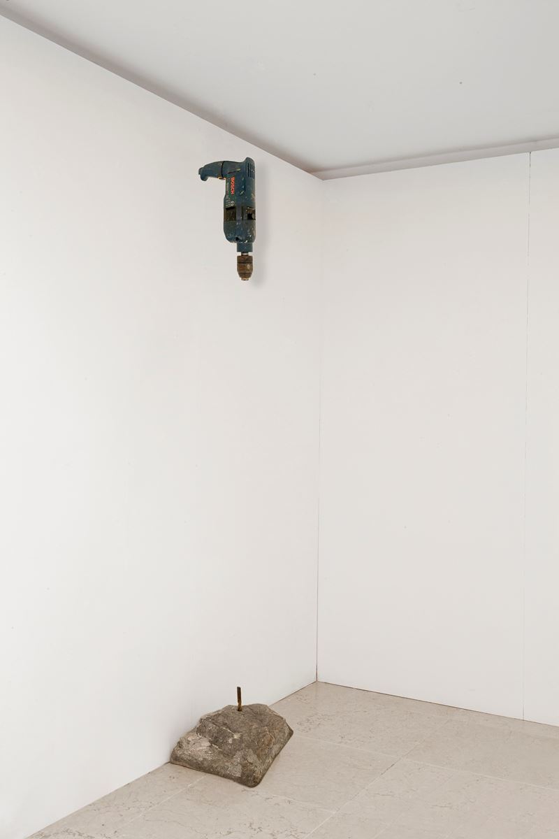 Alberto Scodro - Egrazieee, installazione in porfido e tecnologia interattiva