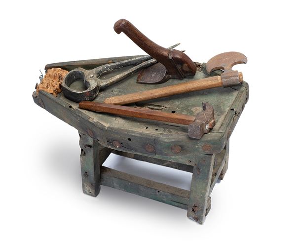 Manifattura napoletana, XVIII secolo - Workbench with work tools