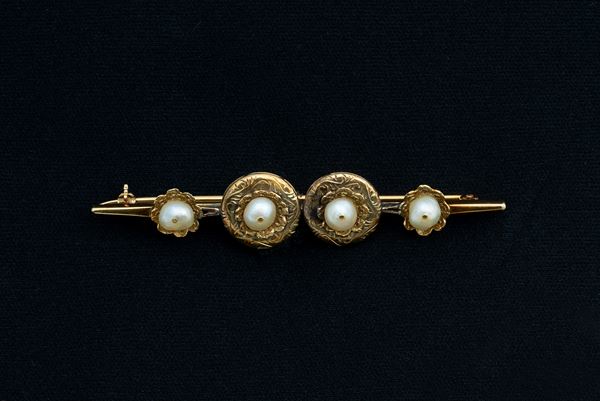 Spilla vintage dalla particolare incisione