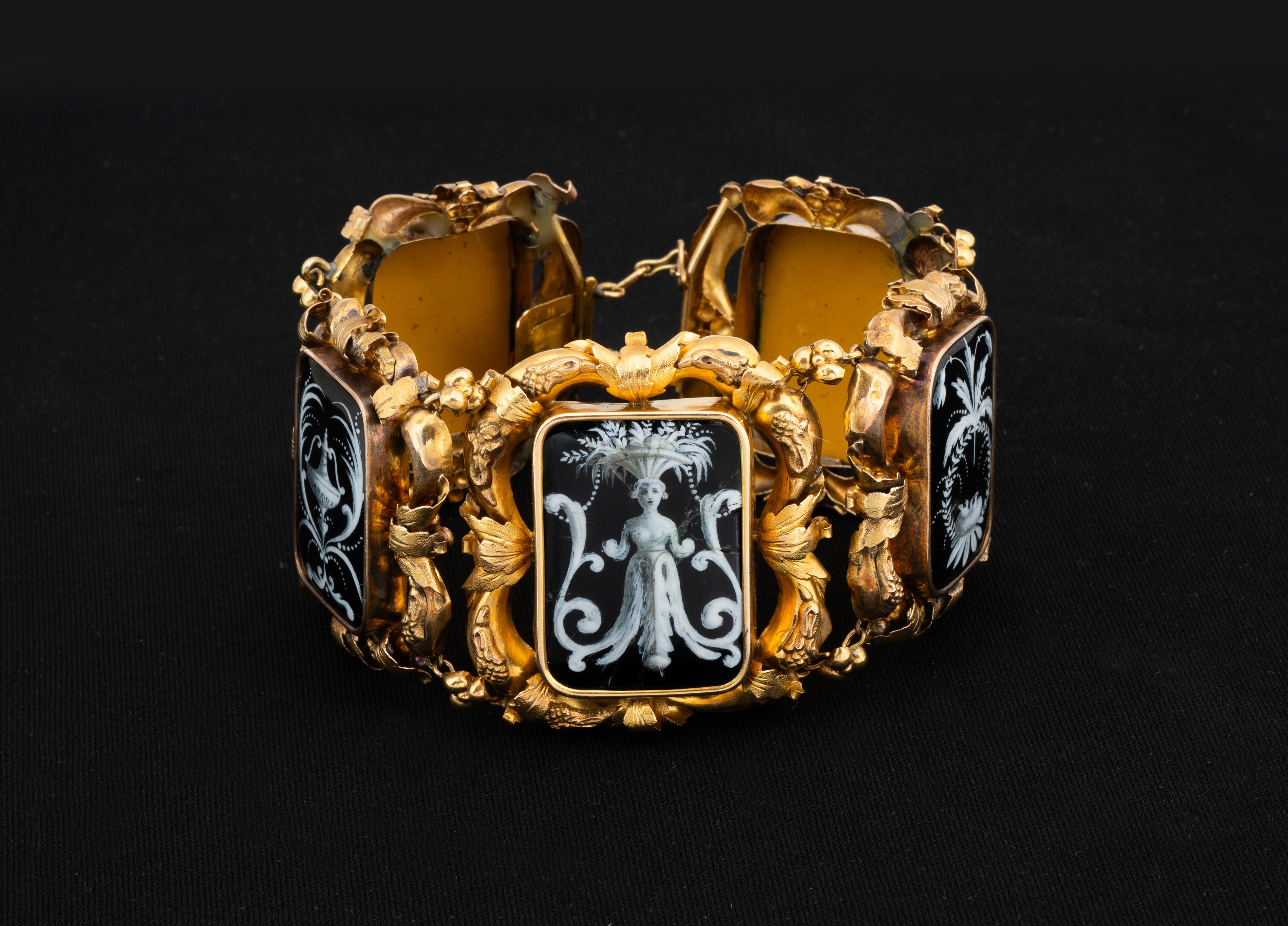 Antico bracciale di epoca Vittoriana