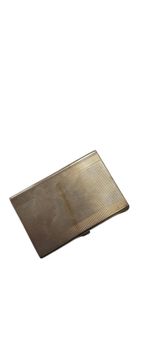 Porta sigarette inciso con motivi orizzontali