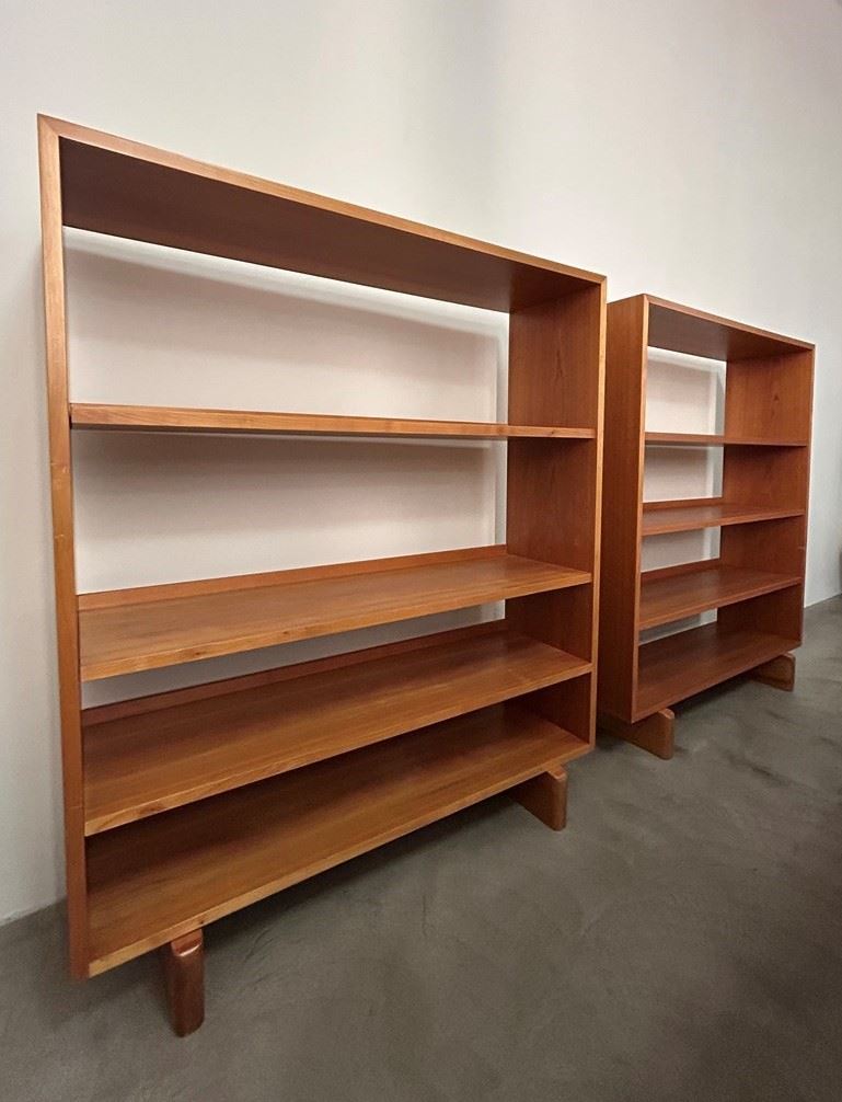 Coppia di piccole librerie Mod. 1142