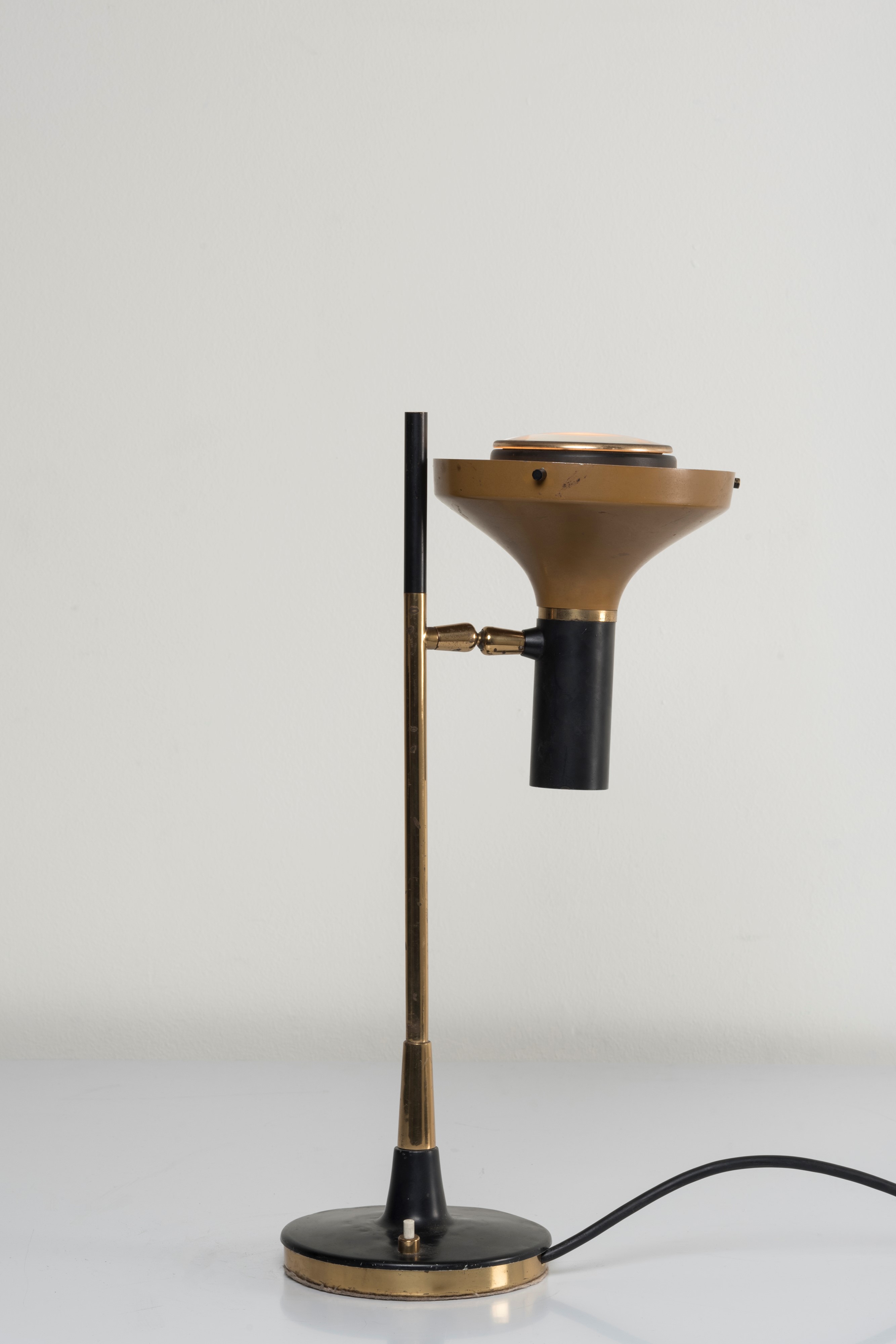 Lampada da tavolo Mod. 553 per Lumi