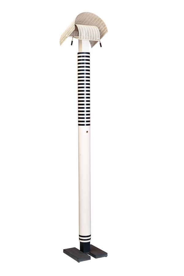 Lampada da terra modello 