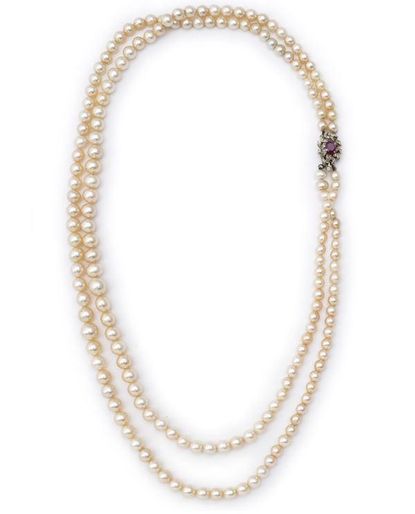 Collana di perle con susta con rubino