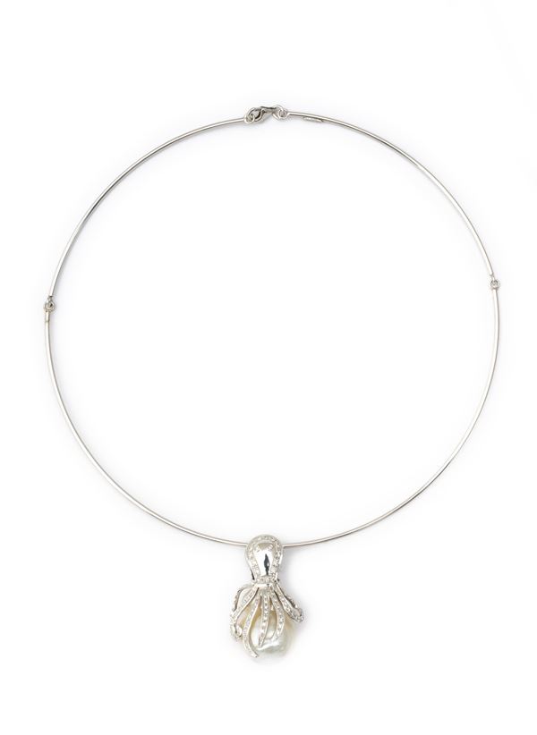 Particolare collier semirigido