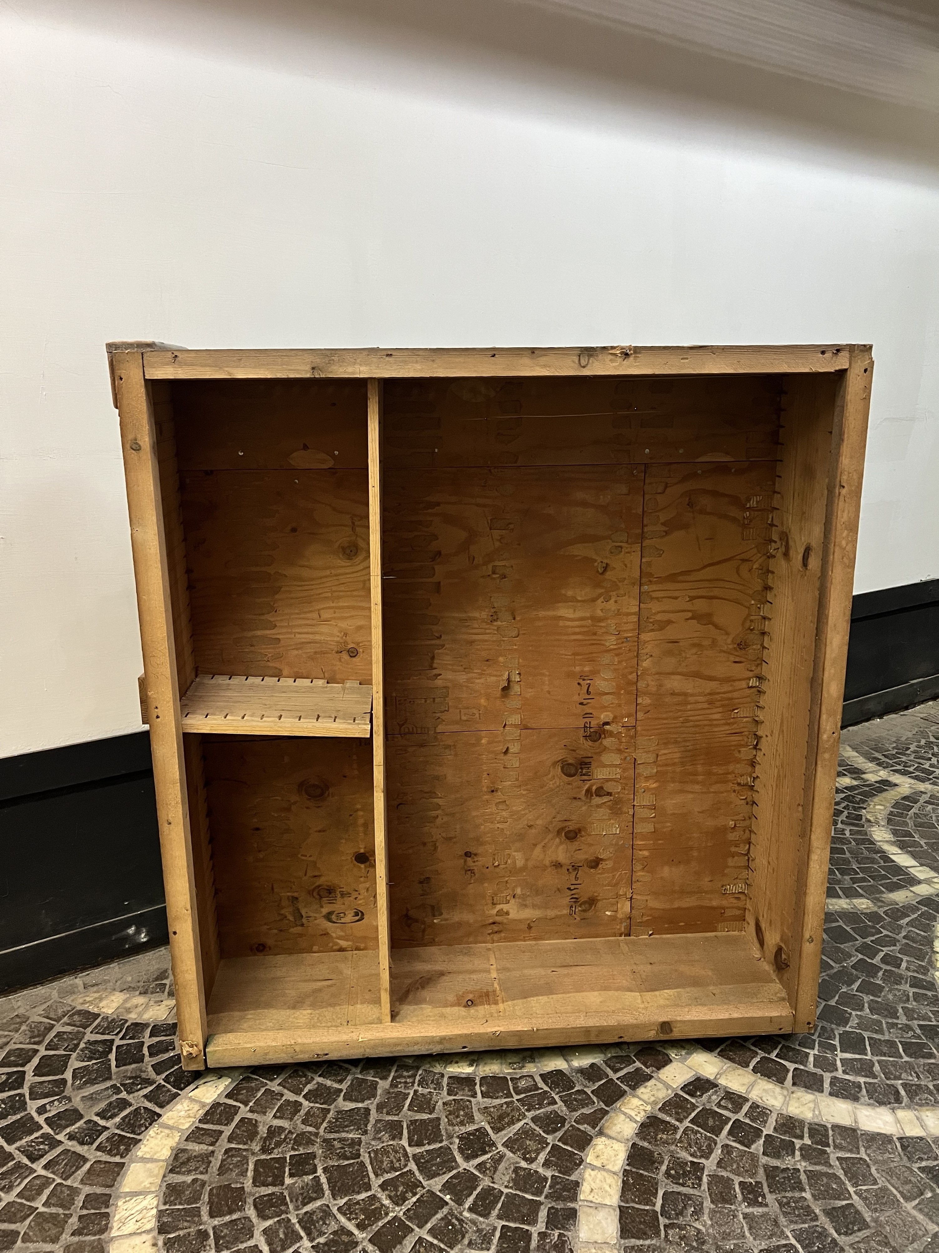 Cassa in legno per imballaggio con scomparto interno, misure esterne 146x138x40 cm